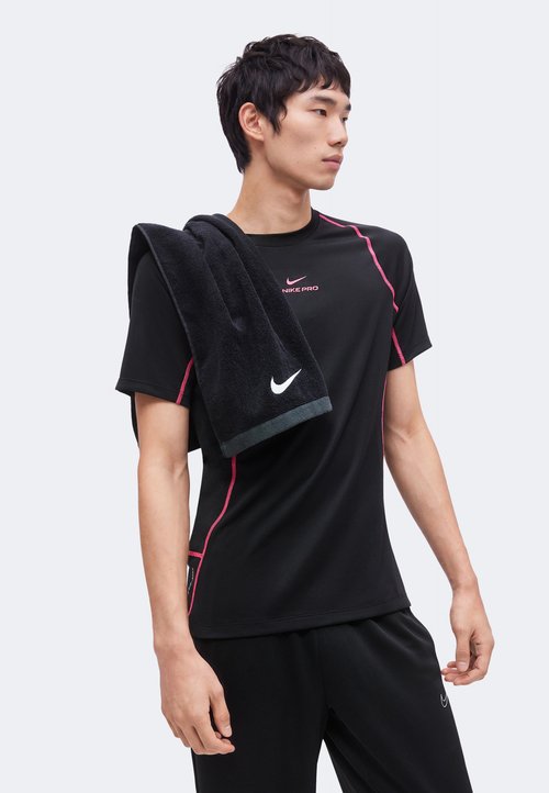 Nike M NP DF NPT SS TOP - Sports T-shirt - black/hyper pink — foto 4