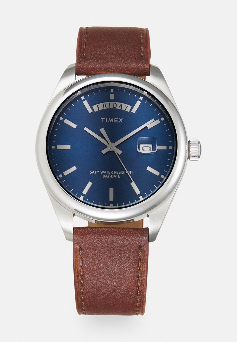 Timex Orologio da Uomo Waterbury da 41 mm con Cinturino in Acciaio Inox Nero, Quadrante Nero, Cassa in Acciaio Inox, TW2Y29100