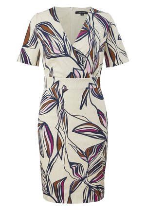 Korte mouw wikkeljurk van crème stof, met een bladeren bloempatroon in bruin, roze en marineblauw. Tailleriempje accentueert de silhouette.