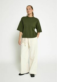 Minus LUPI - Pamata T-krekls - rifle green