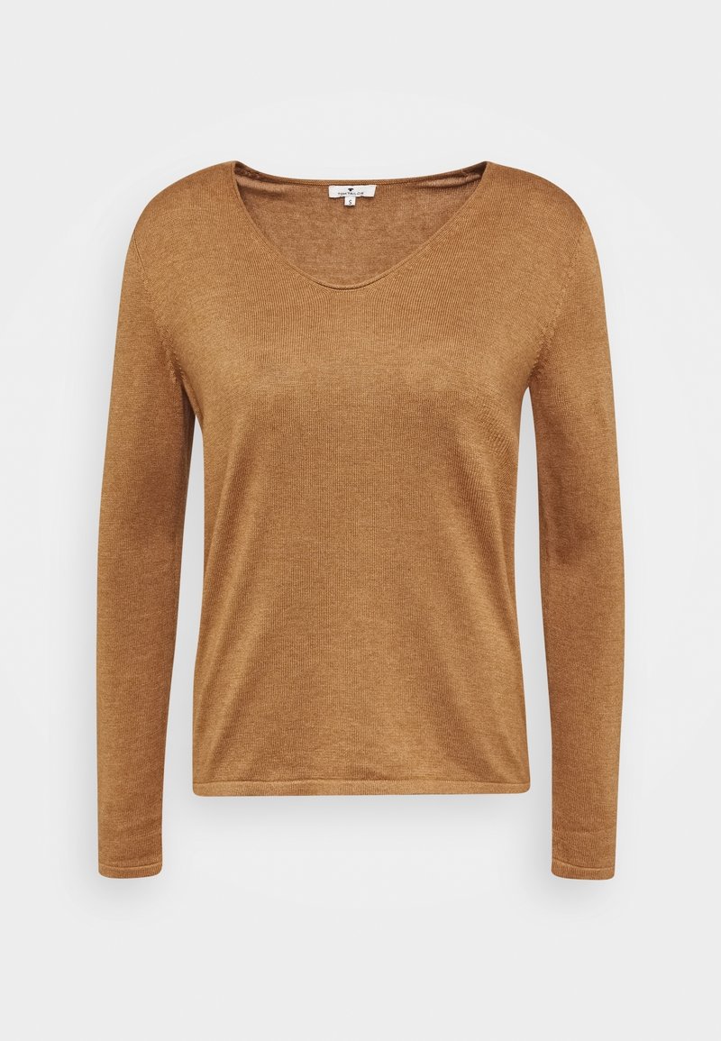 Pull en tricot léger brun à col en V et manches longues, coupe slim, sans motifs ni ornements visibles.