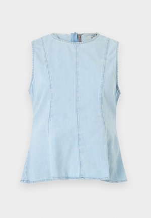 Αμάνικη ανοιχτό γαλάζιο τζιν μπλούζα με λεπτομέρειες ραφών, στρογγυλή λαιμόκοψη και κλείσιμο με φερμουάρ στην πλάτη.