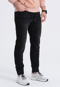 Ombre JOGGER - Jeans slim fit - black