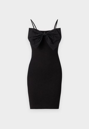 Melna pieguļoša kleita ar lielu loku detaļu ap kaklu, ar plānām regulējamām siksnām un gludu, elastīgu auduma faktūru.