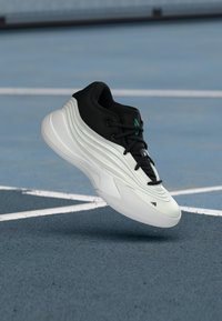 Επιλέχθηκε, core black/court green