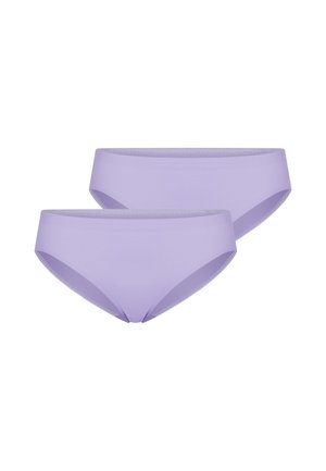 Zwei schlichte, hellviolette Damen-Bikini-Unterwäsche mit glatten Rändern auf weißem Hintergrund.