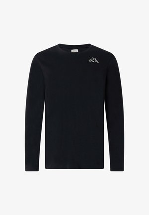 T-shirt noir à manches longues en coton ; il présente un col rond et un petit logo blanc sur la poitrine gauche. Design minimaliste.