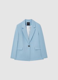 Blazer bleu clair en tissu lisse, doté d'un col cranté, d'une fermeture à un bouton, de deux poches avant et d'une coupe structurée.
