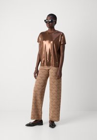 Mos Mosh O NECK TEE - Marškinėliai su spaudiniu - copper