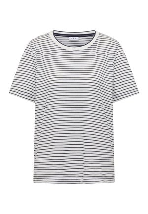 Witte T-shirt met korte mouwen, dunne horizontale zwarte strepen en een ronde hals, plat neergelegd.