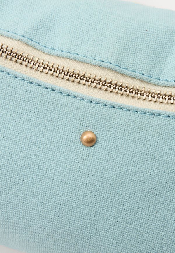 NICOLE SKY - Bum bag2