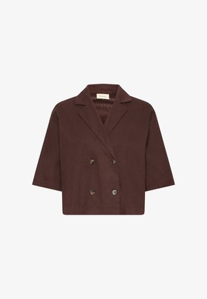 Brūns īss divrindu žakete ar īsām piedurknēm un četrām tumšām pogām uz balta fona.