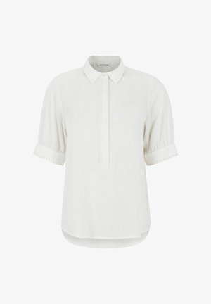 Fehér, rövid ujjú ing, gallérral, rejtett gombboltozattal és díszes szegéllyel az ujjakon. Sima szövettextúra.