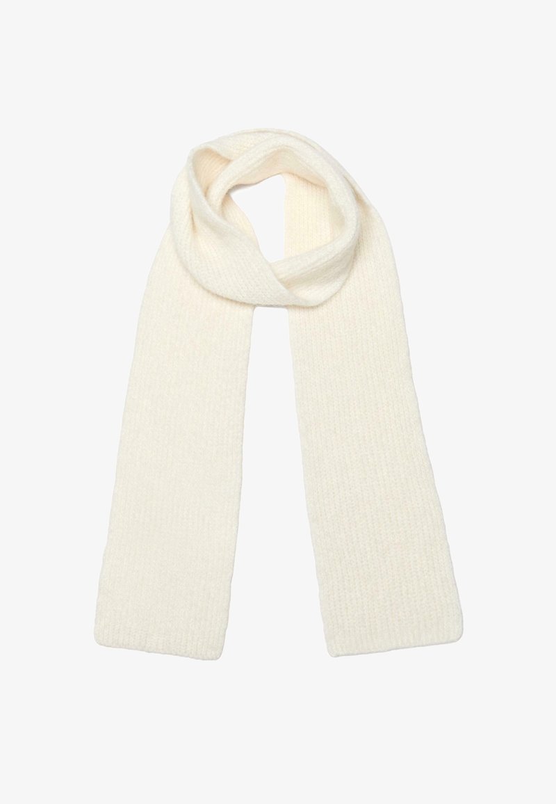 Écharpe en tricot de couleur crème, pliée lâchement en haut avec les deux extrémités tombant droit vers le bas.