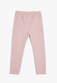 Leggings rosa a coste con vita elastica, caratterizzati da una morbida texture e una silhouette aderente. Il tessuto presenta una leggera lucentezza.