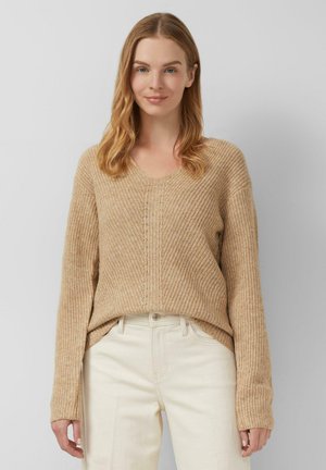 - Sweter
