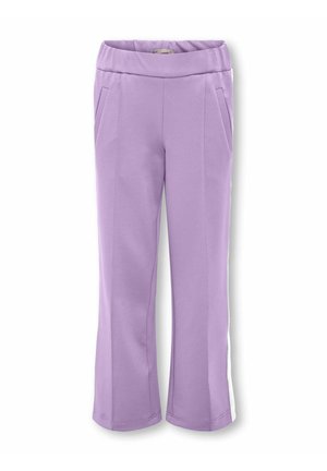 Palaidi šviesiai violetinės spalvos sportinės kelnės su plačiu elastingu juosmeniu, dviem šoninėm kišenėm ir baltomis juostelėmis šoniniuose kraštuose. Pagamintos iš švelnaus, elastingo audinio.
