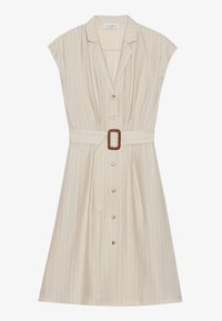 Beige stripete kjole med knapper foran, korte ermer og et brunt belte. Laget av lett stoff med en glatt tekstur.