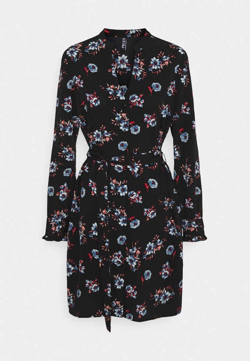 Robe noire à manches longues avec motif floral bleu et rouge, col en V et ceinture en tissu assortie nouée à la taille.