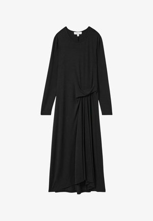 Schwarzes langärmliges Kleid aus weichem Stoff, mit einem drapierten Vorderteil und einer lockeren Passform. Rundhalsausschnitt und bodenlanger Saum.