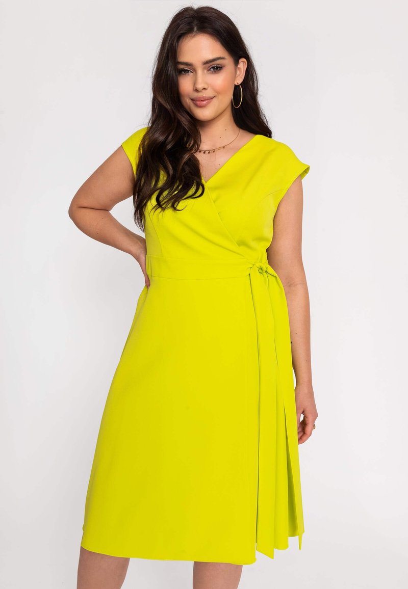 SELFIEROOM DERLA - Cocktail dress / Party dress - lime/yellow - Zalando