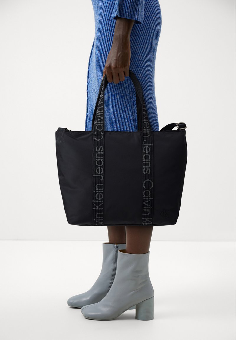 Calvin Klein Jeans ULTRALIGHT Shopping Bag black/schwarz Zalando.at