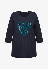 Maglia a maniche lunghe con orlo arrotondato, nero | Ulla Popken Maglia a maniche lunghe con orlo arrotondato, nero | Ulla Popken