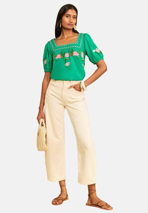 Love & Roses, FLOWER EMBROIDERED SQUARE NECK BLOUSE - Pluus - bright green