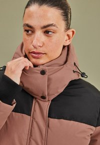 Next LONGLINE SHOWER RESISTANT PADDED - Vinterfrakke - pink