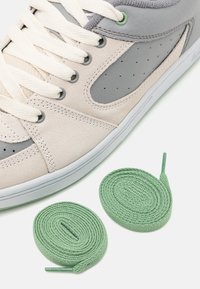 és ACCEL OG UNISEX - Skatesko - white/grey