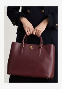 Δεν επιλέχθηκε, dark garnet
