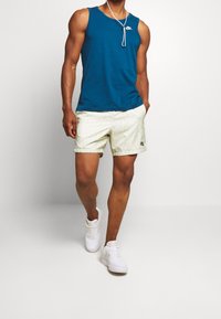 Nike Sportswear Short - light green