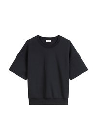 Korte mouwen, donkerblauwe sweater van zacht materiaal. Heeft een ronde halslijn en een cropped zoom met geribbelde manchetten bij de mouwen en onderaan.