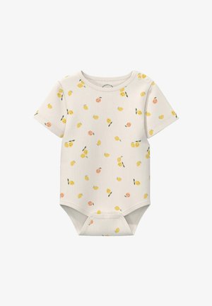 Baby-Strampler in Cremefarbe mit kurzen Ärmeln, Druckknöpfen an Schulter und Schritt, verziert mit kleinen gelben und orangefarbenen Obstmustern.