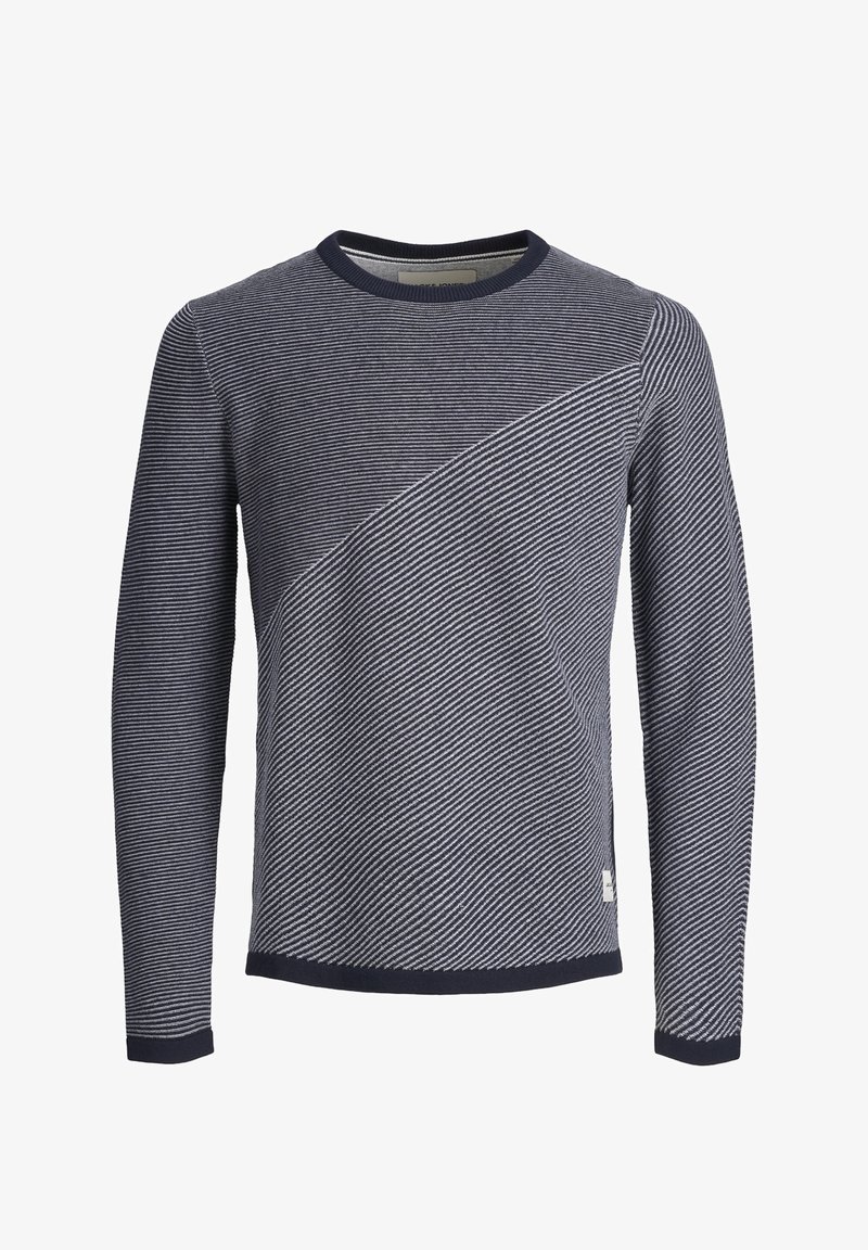 Pull à manches longues rayé bleu marine et blanc avec un motif diagonal, col rond, poignets et ourlet côtelés. Tissu texturé de poids moyen.