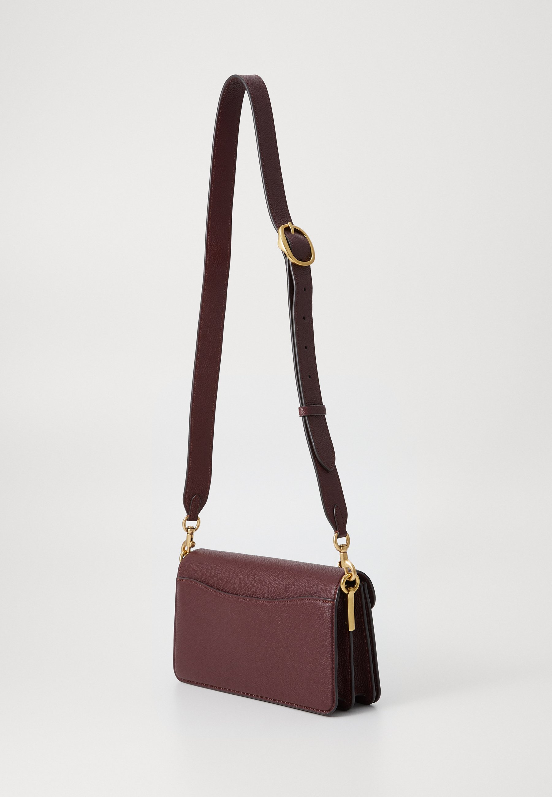 ✨Rare✨Coach Burgundy One-Shoulder Pouch Coach Ellis Shoulder Bag Nylon Crossbody w/ Coin Pouch~NWT~ Wine