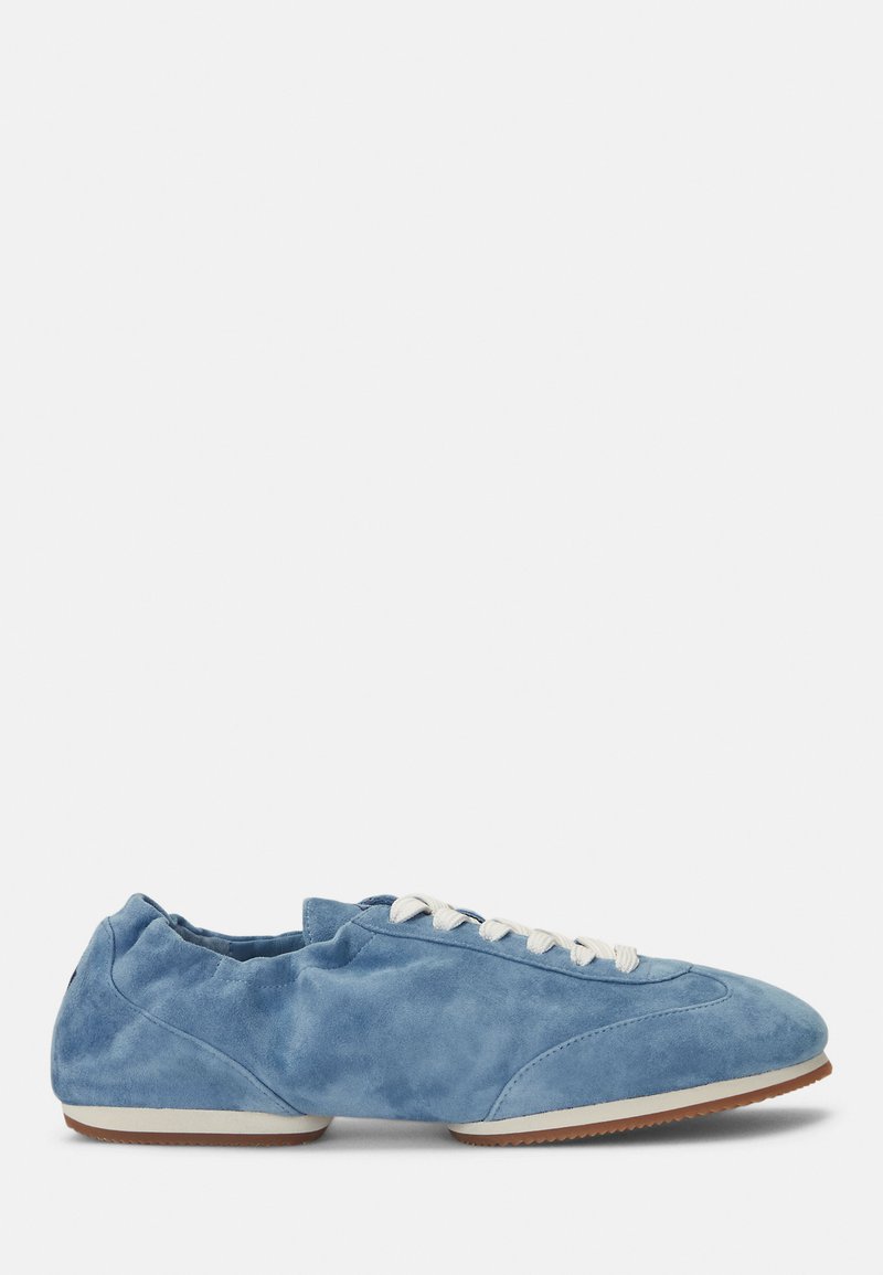 Polo Ralph Lauren THE SUEDE PONY BALLERINA TRAINER - Tenisky - bluebell
