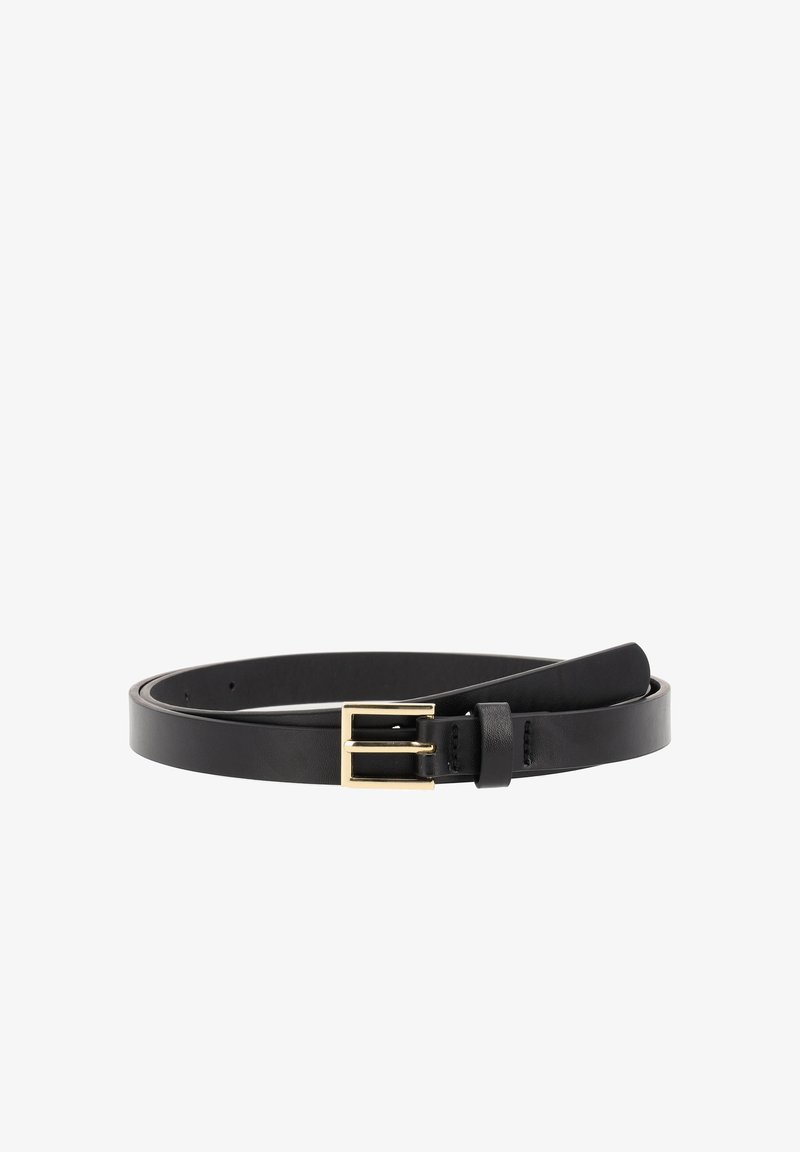 Sort læderbælte med en glat overflade, der har en guldmetalknap og en enkelt pig. Inkluderer flere justeringshuller til tilpasning.
