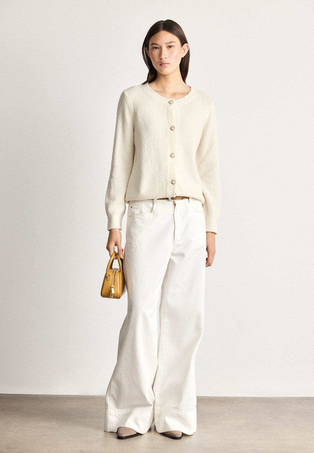 C NECK CARDIGAN