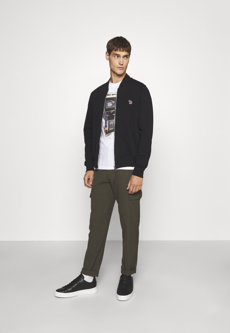 Herren T-shirts & Polos | PS Paul Smith REG FIT ZIP UNISEX Sweatjacke black/schwarz - LE92674 Herren T-shirts & Polos | PS Paul Smith REG FIT ZIP UNISEX Sweatjacke black/schwarz - LE92674