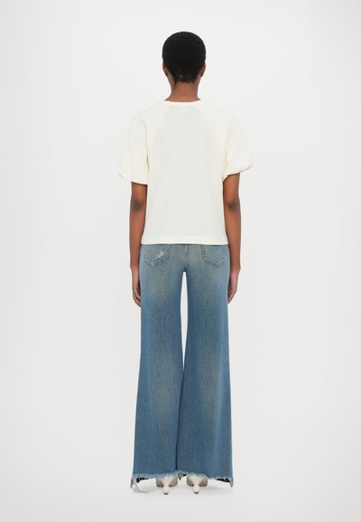 CLOSED WIDE SLEEVE - Basic T-shirt - ivory