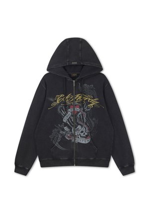 Schwarzer Kapuzenpullover mit Reißverschluss und Kapuze, mit Totenkopf- und Schlangengrafik sowie dem Text "New York City" vorne mit goldenen stilisierten Buchstaben darüber.