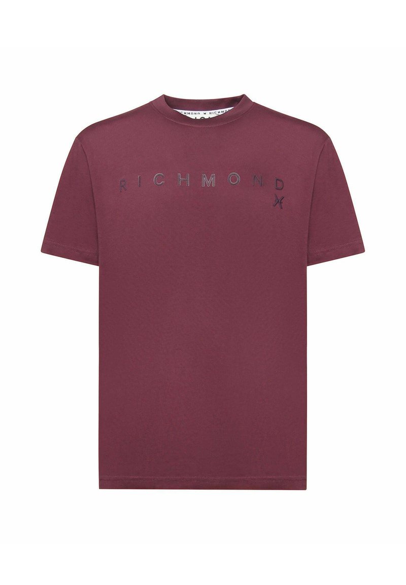 T-shirt in cotone color bordeaux con scollatura rotonda, maniche corte e logo "RICHMOND" in rilievo sul petto. Tessuto morbido, orlo dritto.