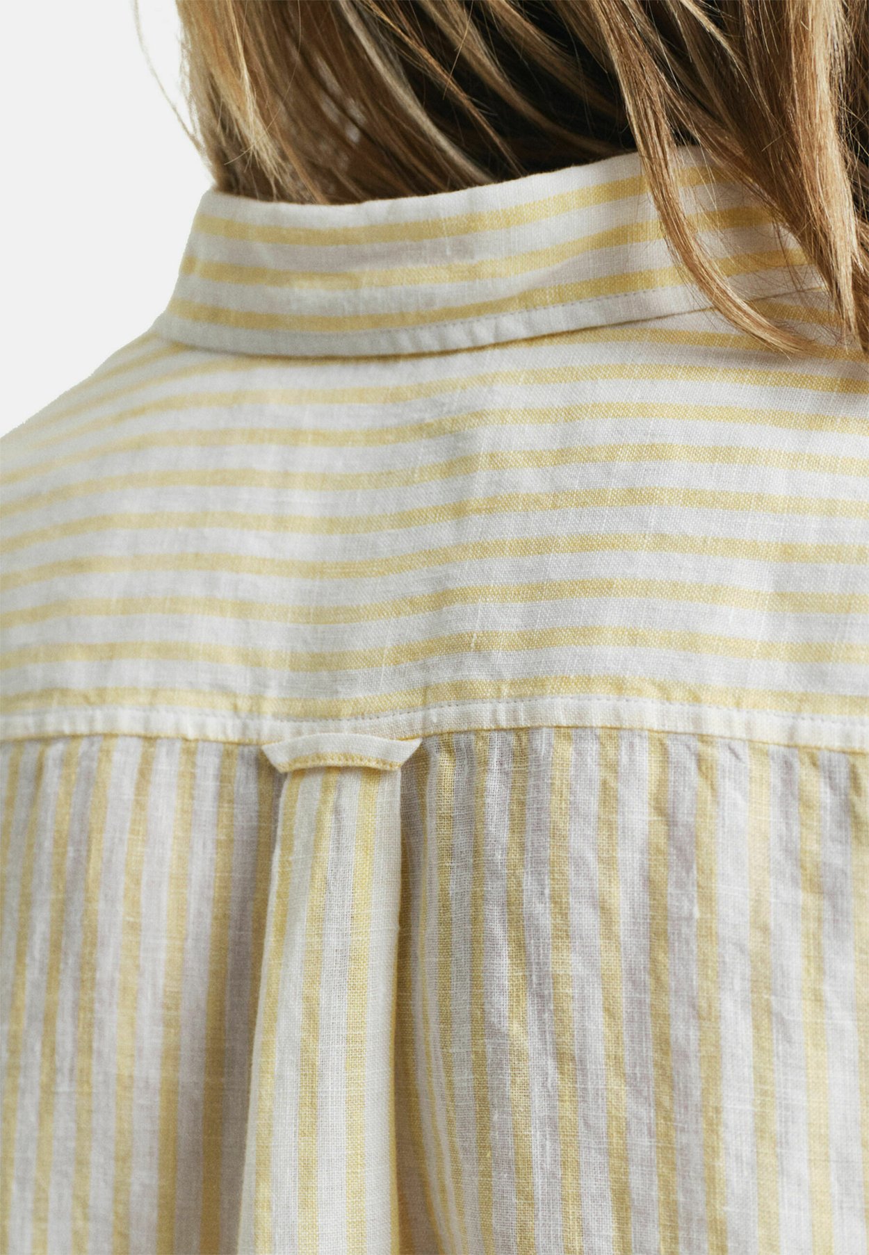 REGULAR FIT STRIPED