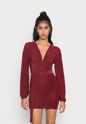 SLINKY TIE BELT PLUNGE MINI DRESS - Jersey dress - windsor wine