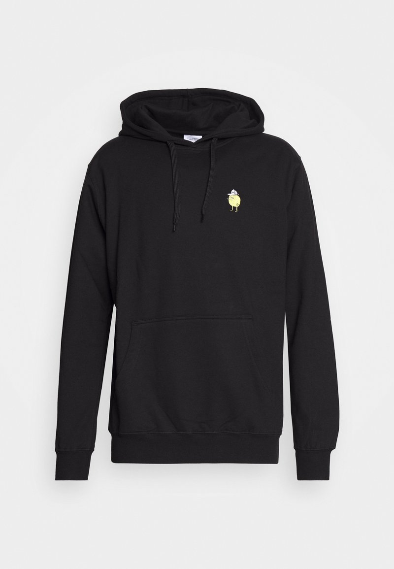 Felpa nera con cappuccio realizzata in cotone. Presenta una tasca frontale e una piccola grafica gialla sul petto. Vestibilità standard, polsini a costine.