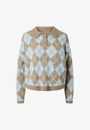 Jersey de punto con patrón rombos en marrón y azul claro, mangas largas, dobladillo acanalado, cuello y tapeta con tres botones.