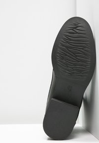 Even&Odd Botines con cordones - black
