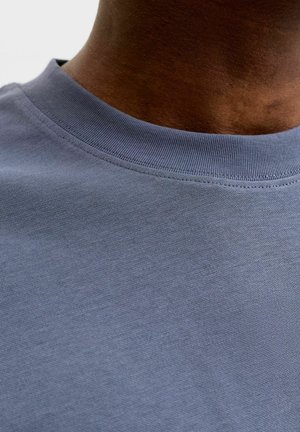 Jack & Jones, T-SHIRT PLUS SIZE PLAIN T-SHIRT - T-shirts basic - turbulence