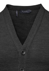 Dunkelgrauer V-Ausschnitt-Cardigan aus Strickstoff mit drei schwarzen Knöpfen und glatter Textur. Etikett im Kragen sichtbar.